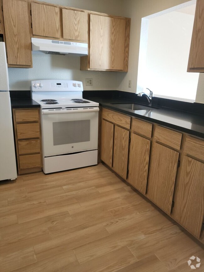 Building Photo - Mission One Bedroom Apartment with Tons of... Unit 102