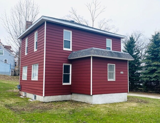 Building Photo - 124 Michigan St Unit 3