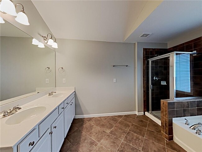 Photo - 2184 Longmont Dr