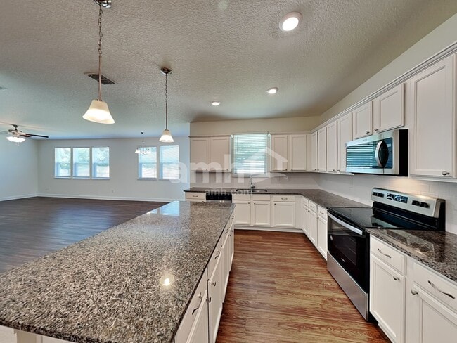 Photo - 105 Moultrie Crossing Ln