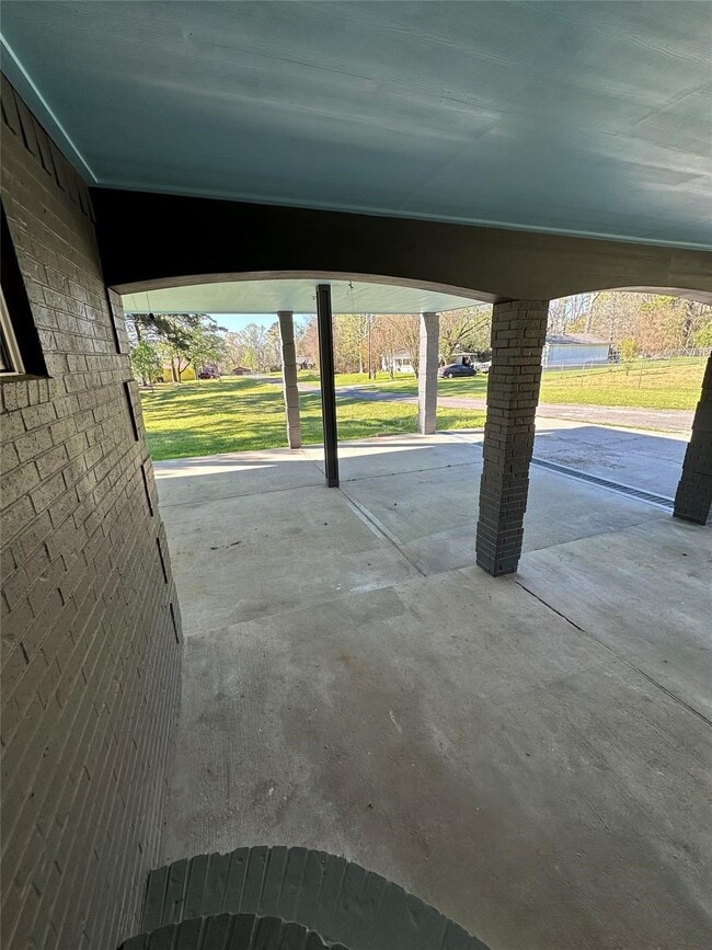 Building Photo - 680 Mockingbird Hills Dr
