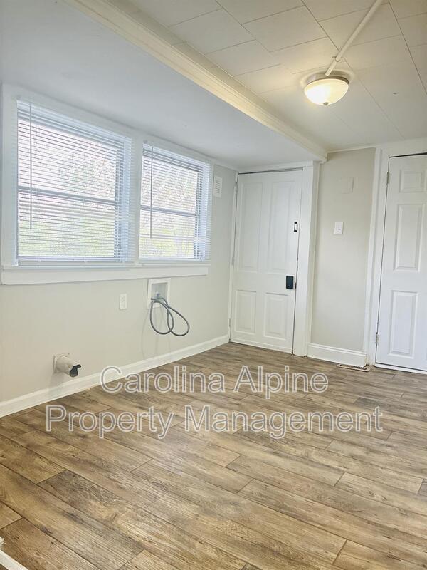 Photo - 721 S Church St