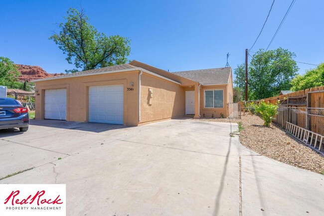 Charming 3 Bed, 2 Bath Home in the Heart o... - Charming 3 Bed, 2 Bath Home in the Heart o...