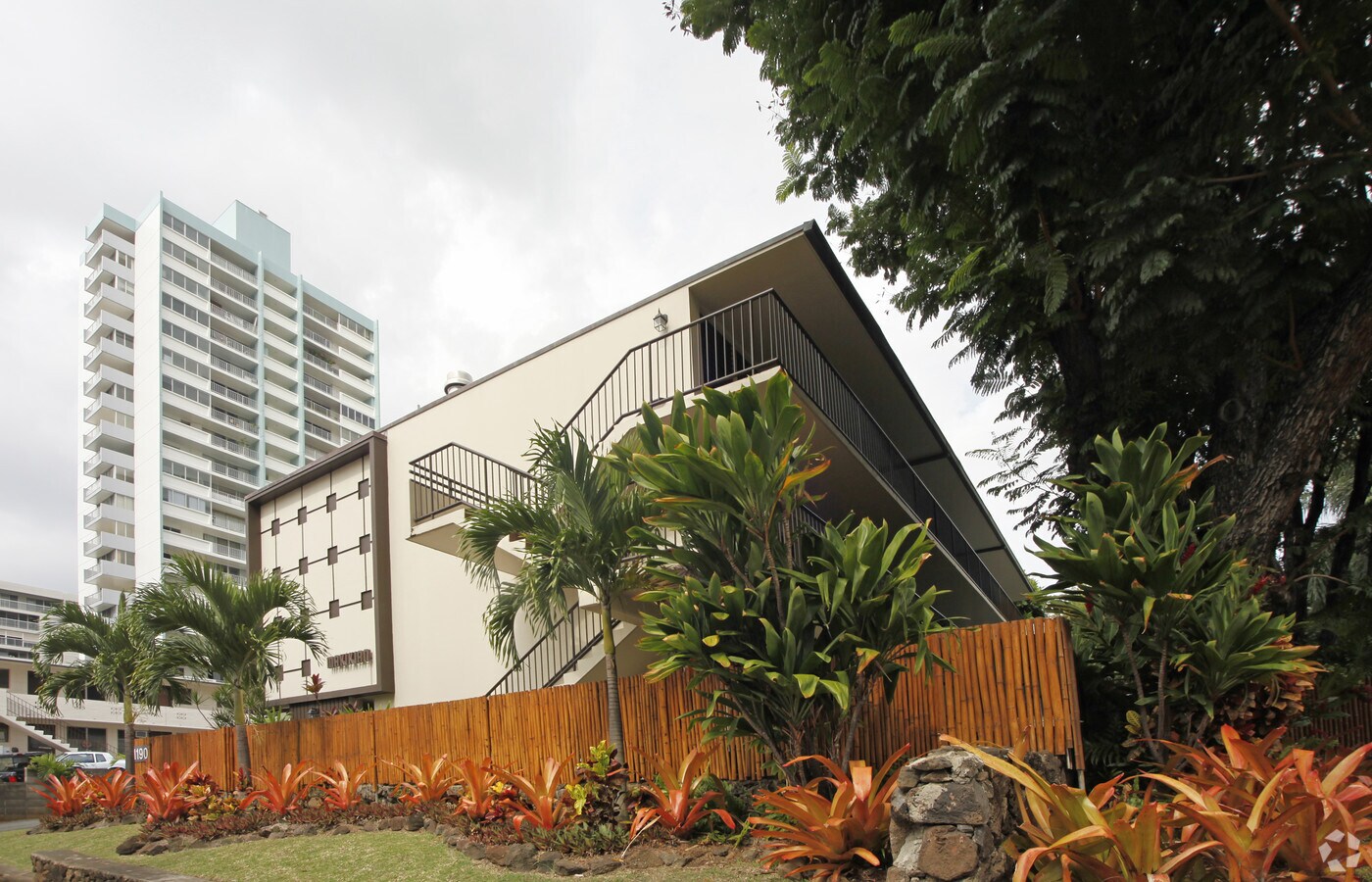 Photo - The Makikian