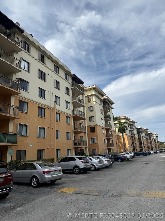 Building Photo - 9300 Fontainebleau Blvd Unit E101