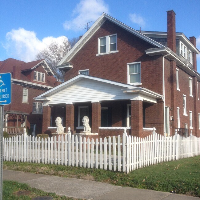 Photo - 704 10th Ave Unit 1