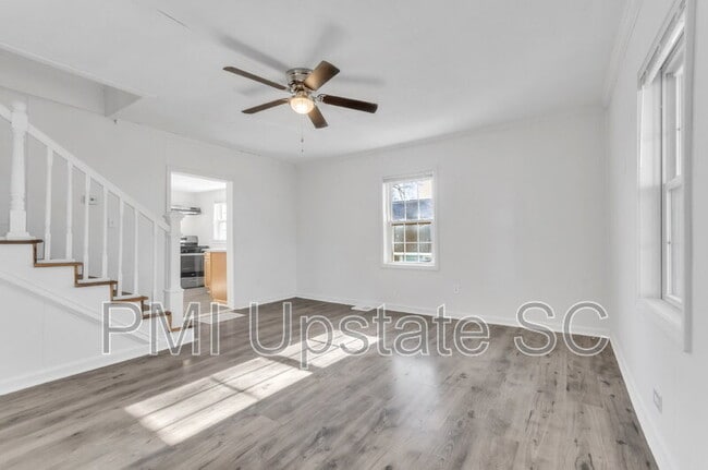 Photo - 109 S 7th St