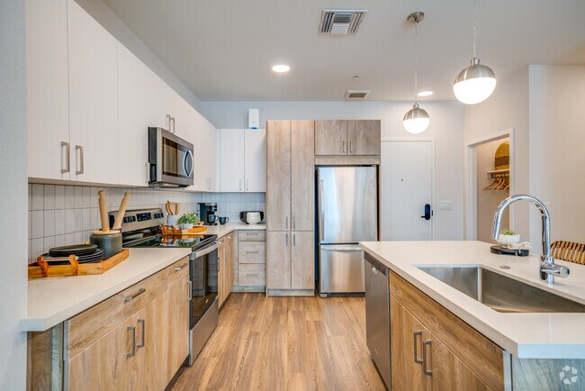 2BR, 2BA - 1,068SF