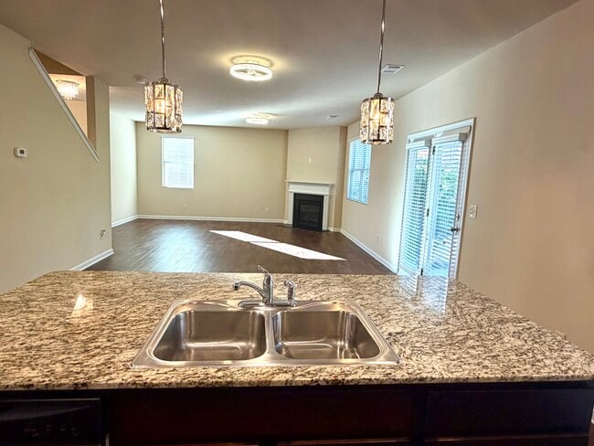 Photo - 8 Thimbleberry Dr