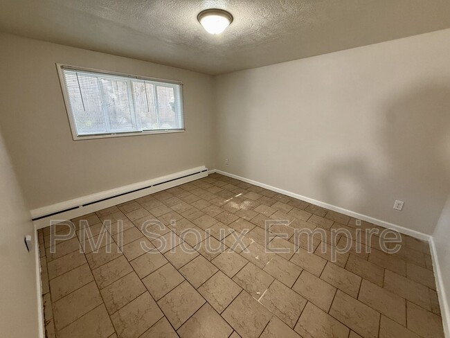 Photo - 705 W 18th St Unidad 1