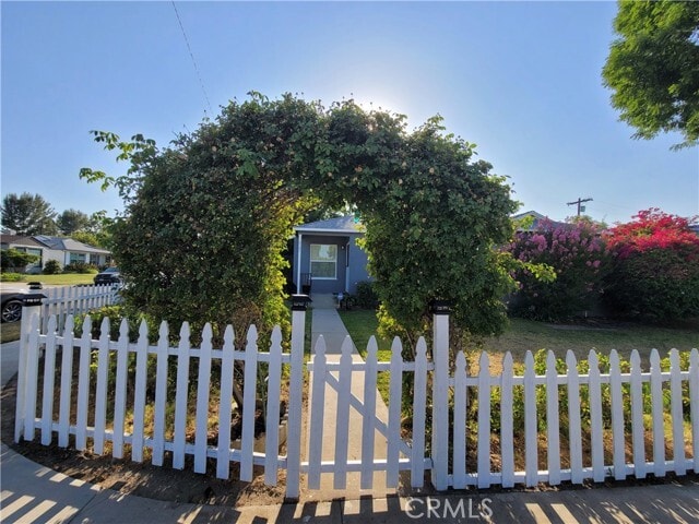 Building Photo - 6121 White Oak Ave Rental