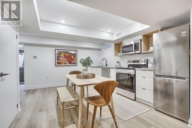 1201 Dovercourt Rd