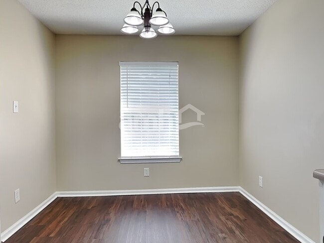 Photo - 223 Longleaf Cir