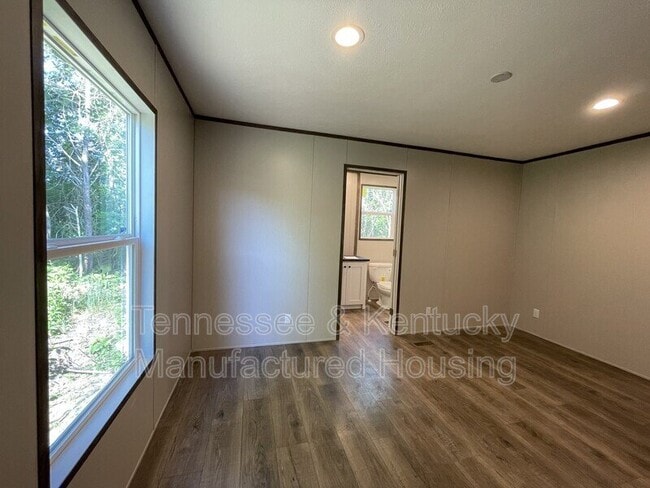 Photo - 218 Eller Dr