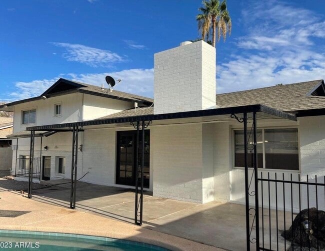 Photo - 1600 E Laguna Dr