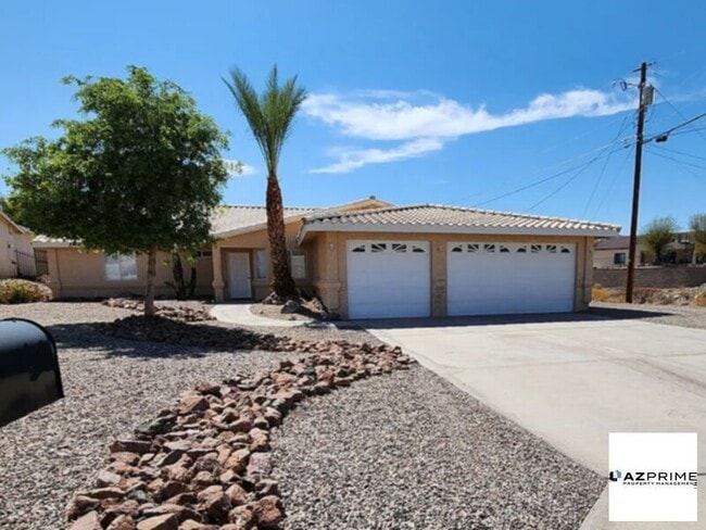 Building Photo - Single family residence