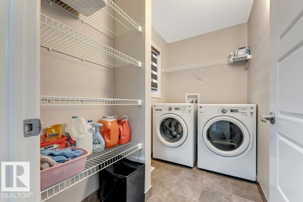 Photo - 3683 8 St NW