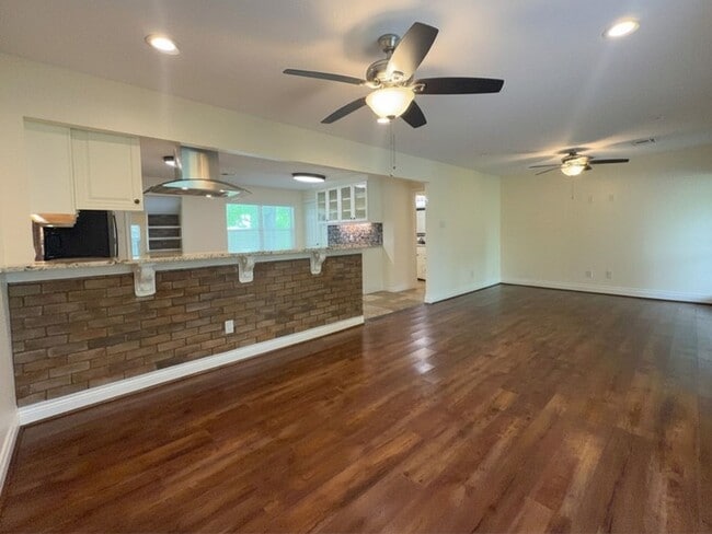 Photo - 204 Edens Ave