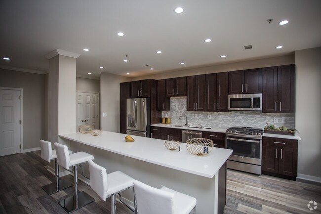 Interior Photo - Instrata Pentagon City