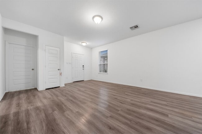 Photo - 16639 Spirit St