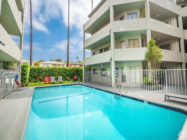 Building Photo - 1815 N. Harvard Blvd Rental