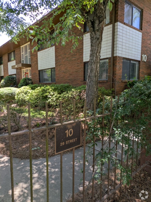 Building Photo - 10 26th St NW Unit F2 Rental