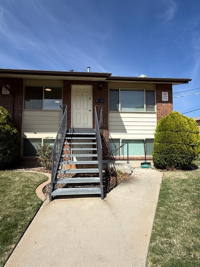 Building Photo - 2196 w 5600 s Unit A