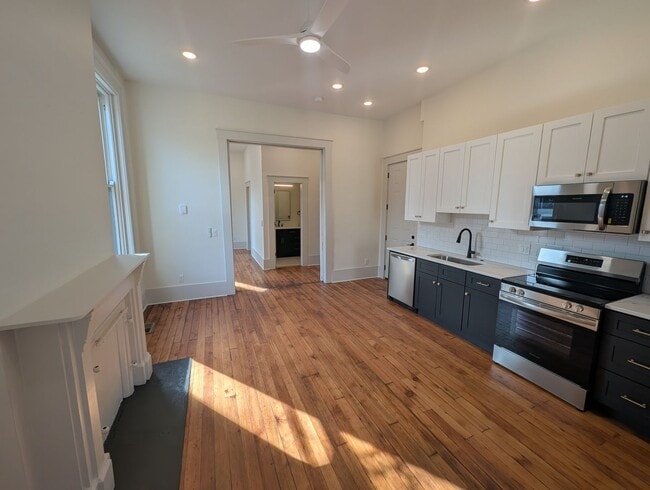 Photo - Newly renovated, modern apartment in historic Covington Unidad Apartment 1