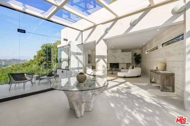 Photo - 8896 Lookout Mountain Ave