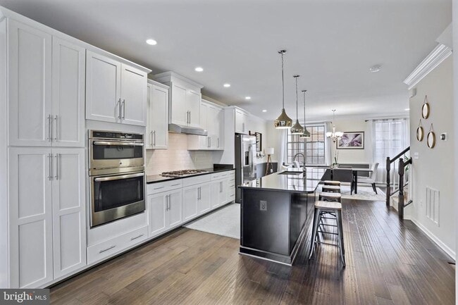 Photo - 22462 Cambridgeport Square