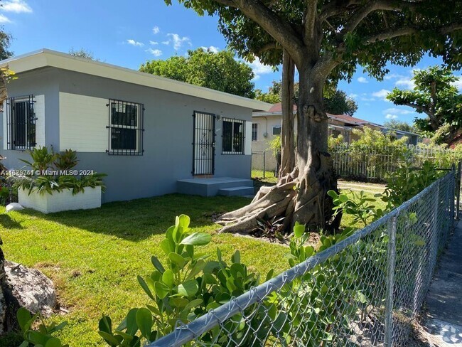 Building Photo - 248 NW 69th St Unit 1 Rental