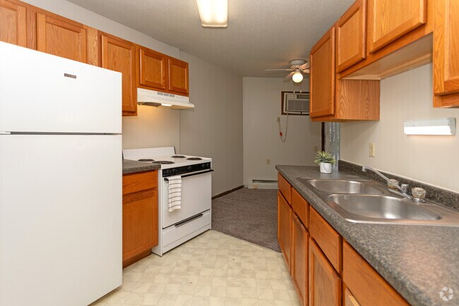 1BR, 1BA, Hiawatha - 785SF