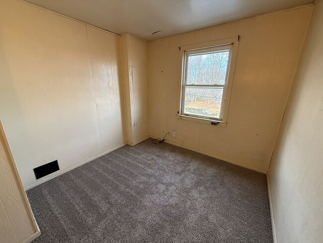 Photo - 339 Hemlock Dr