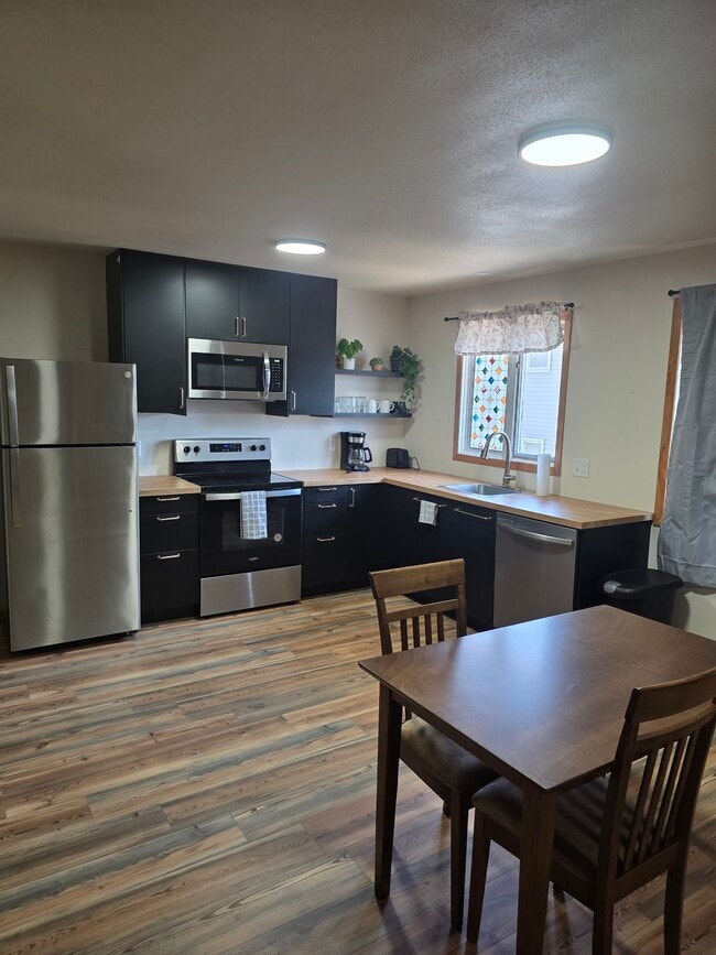 Photo - 4-plex