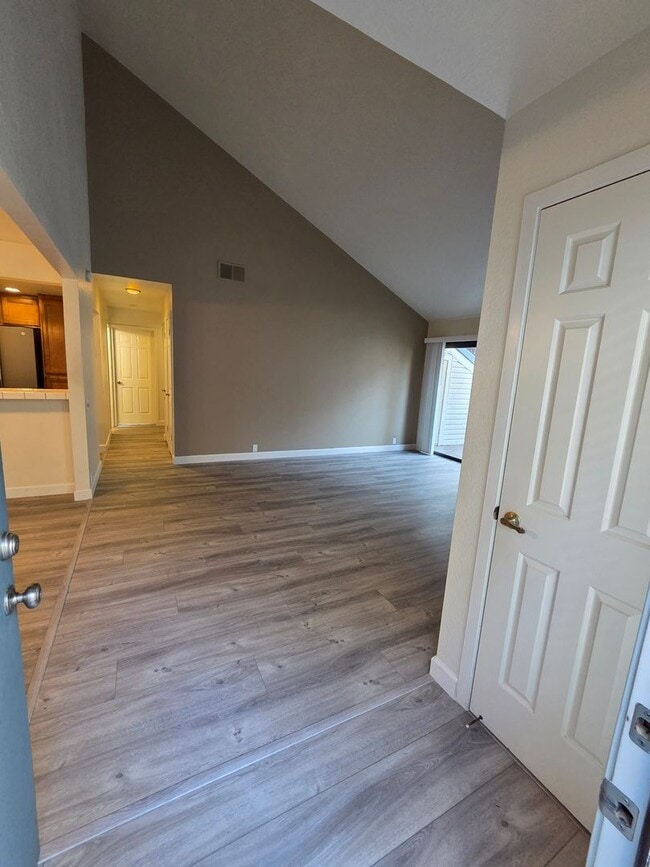 Photo - Hurley Place Condo Unidad 32