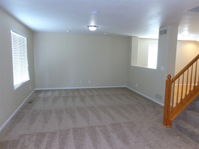 Photo - 10910 Steele St