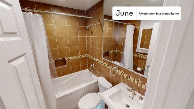 Room in Shared 3 bed/2.5 bath home in Trinidad