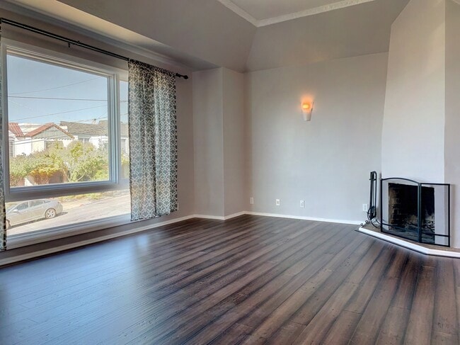 Photo - Beautiful and Spacious 2 Bed, 1.5 Bath + Office Sunset Single Family Home