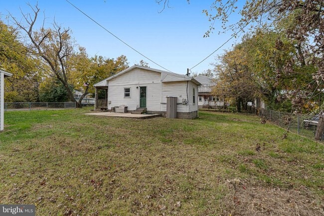 Photo - 1903 Wills Rd