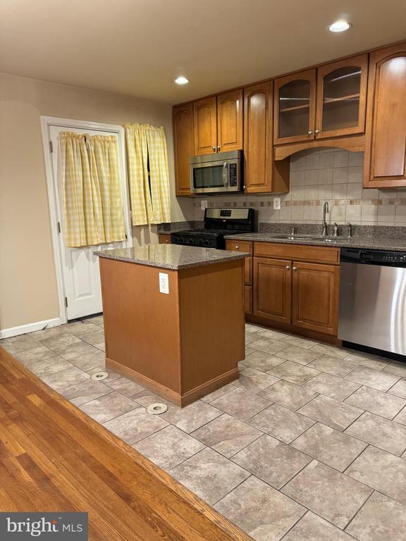 Photo - 1513 Aldeney Ave