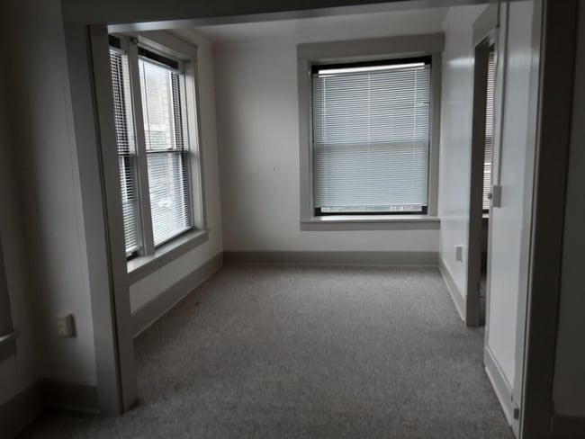 Photo - 847 1/2 Massachusetts