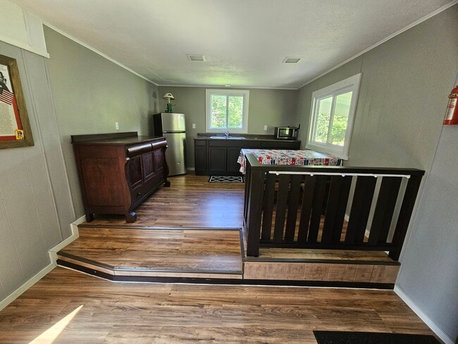 Photo - 1002 Artline Rd