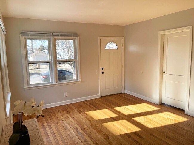 Photo - 1905 E Dayton St