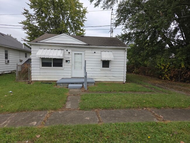 Building Photo - 1828 Clinton St Rental