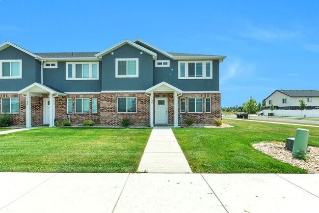 Building Photo - Great Townhome in Springville