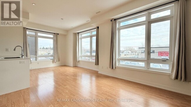 Photo - 370 Red Maple Rd