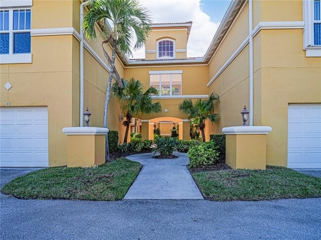 Photo - 5045 Fairways Cir Unit D207