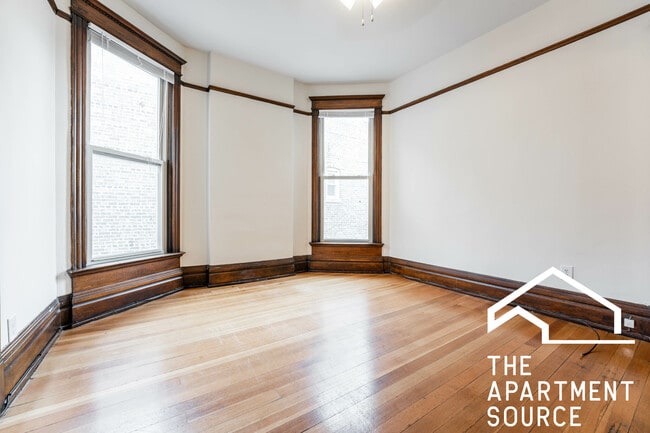 Photo - 851 W Wellington Ave Unit 1