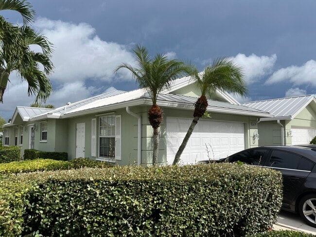 Building Photo - 1624 SW Waterfall Blvd Rental