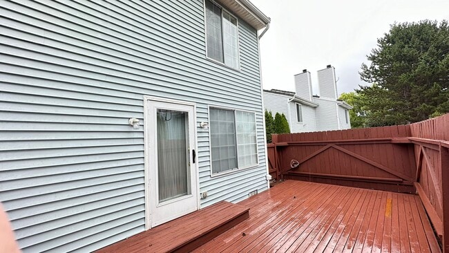831 S 310th Pl